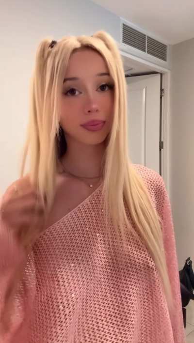 tiny top or no top… what’s your vote