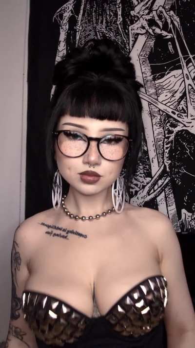 Your big tiddy goth girl