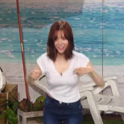 Sunny 160818 Slow GIF