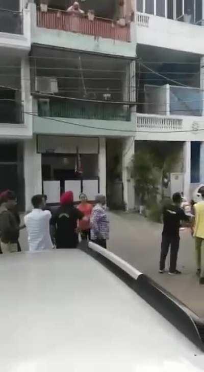 Kid misbehaving with everybody even with the on-duty police