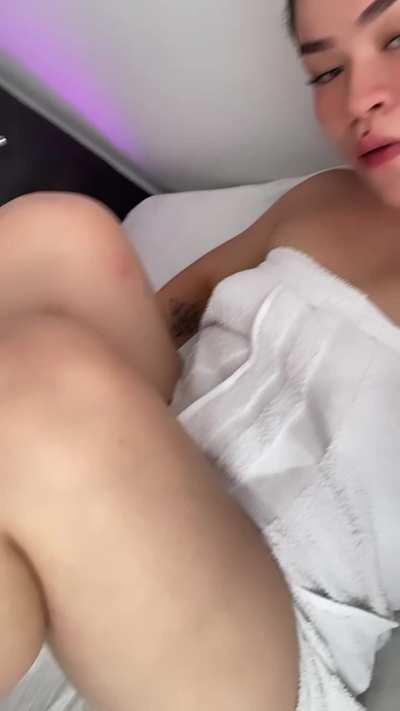 I accept kisses on both of my lips!