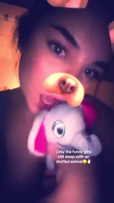 Stel je voor je ligt in bed met sara😍