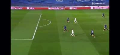 Vinicius chance with Ramos’ reaction