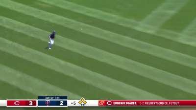 [Highlight] Baserunning error by Jesse Winker ends the inning.