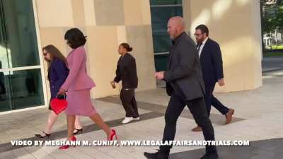 Megan Thee Stallion arriving to court today in Miami, FL. 💖❤️