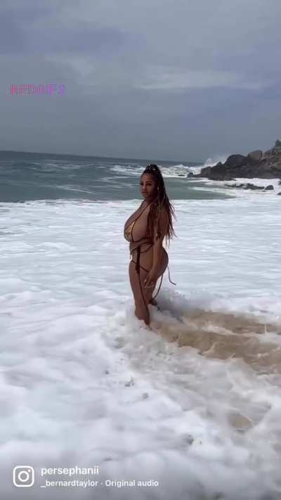 Beach day @persephanii