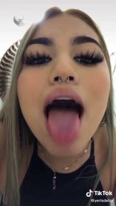 What that tongue do tho