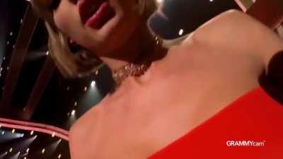 I want to bury my face in her cleavage