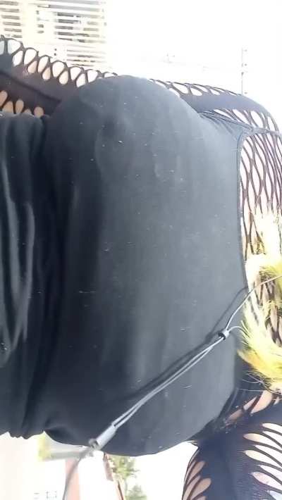 i like to show off in public sometimes ;P