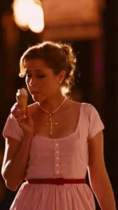 Need Jenna Fischer to take suck on my cock just like that so bad