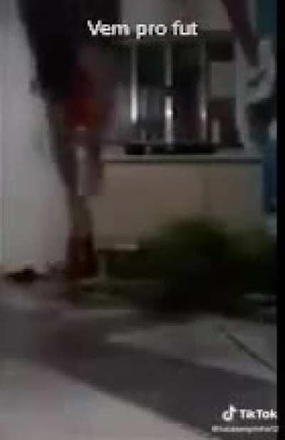 Ronaldinho en su tiempo libre xd