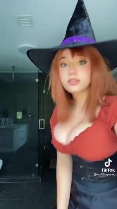 Witchy Woman 🧙‍♀️