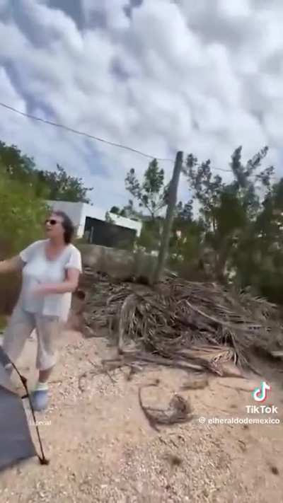 Pinche Karen eggs and kicks out family out of beach she claims is hers in Mexico