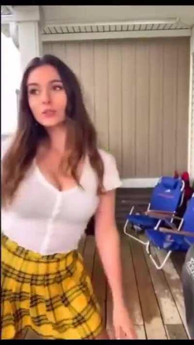 I swear taya just vibes 24/7