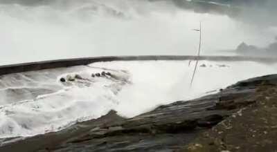 Giant waves in Spain