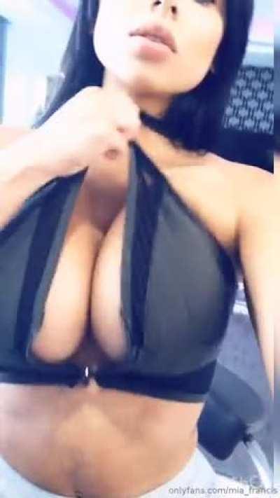 Bouncing them titties