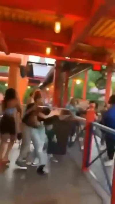 3 v 1 - dude was having none of it