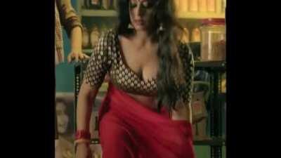 Mahie Gill's Showtime