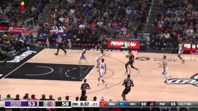 [Highlight] Russell Westbrook finds Norman Powell for an open corner 3