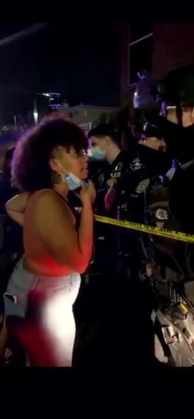 Disgusting protester tells cops to kill them selves on a livestream