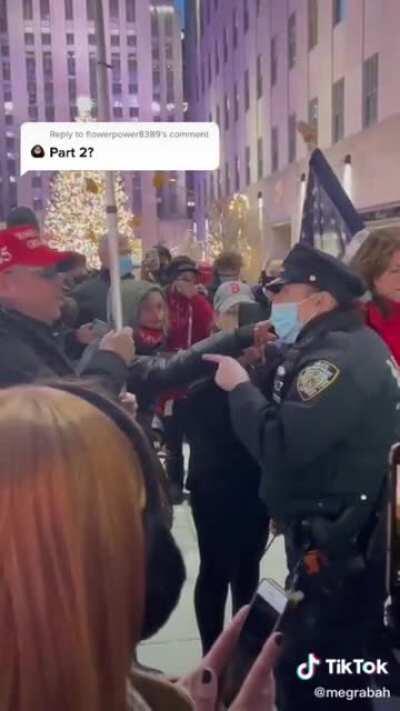 MAGA guy vs NYPD officer