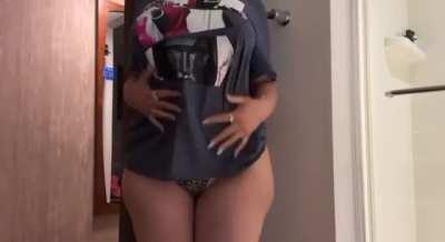 baddie small waist broad hips