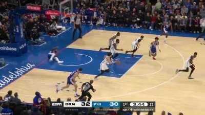 [Highlight] Nic Claxton fearlessly deletes Joel Embiids dunk attempt