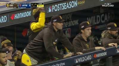 [Highlight] [Highlight] Manny Machado knocks in Jurickson Profar after a Juan Soto sacrifice bunt.