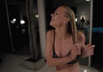 Wet Yvonne Strahovski has my dick hard