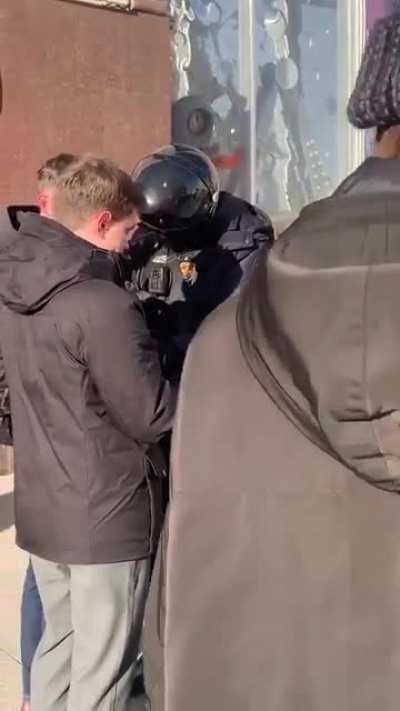 Police officers in Moscow today are stopping people, demanding to see their phones (Kommersant journalist Ana Vasilyeva)