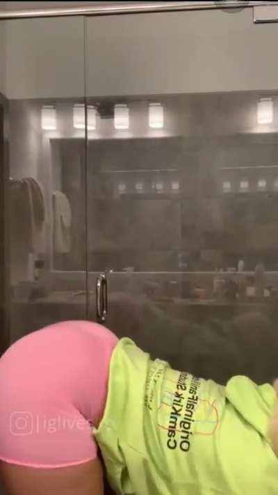 Lightskinkeisha side view☺️