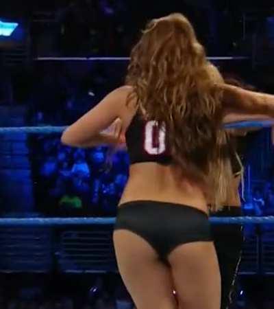 Nikki Bella booty