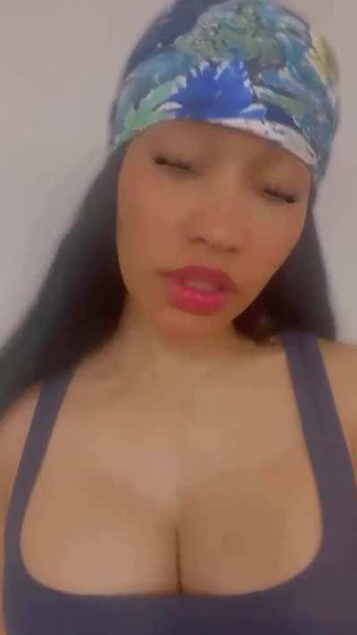 FUCCCKKK she makes me throb