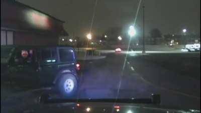 Wannabe Cop Tries To Help a Police Officer But Ends Up Making Himself Look Stupid