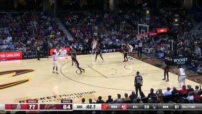 [Highlight] Garland steps back for three at the end of the buzzer