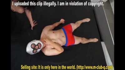 ClubQ's reverse headscissor