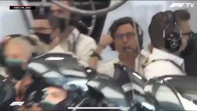 Toto Wolff reaction to Lewis overtaking Max