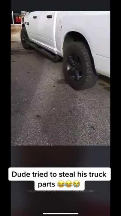 Man confronts a catalytic convertor thief.