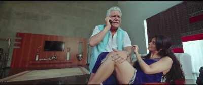 Mallika Sherawat's thighs enjoyed by old man.