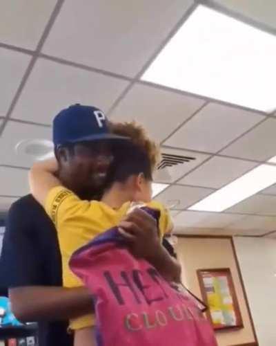 Dad who works 3 jobs surprises his daughter with her dream dress after telling her he couldn't afford it