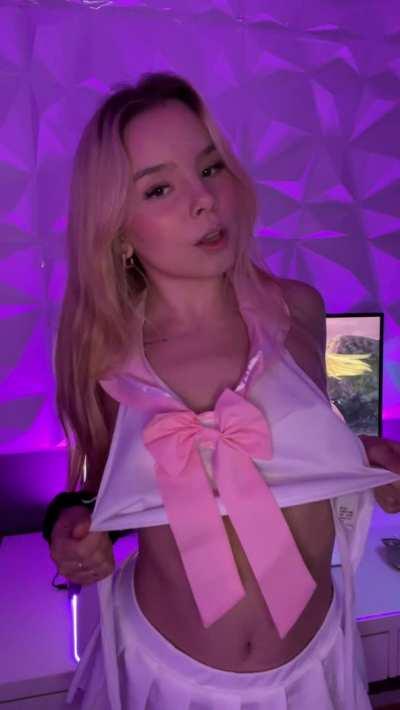 would u date a cute blonde girl like me