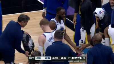 [Highlight] Alex Len dunks on Draymond Green