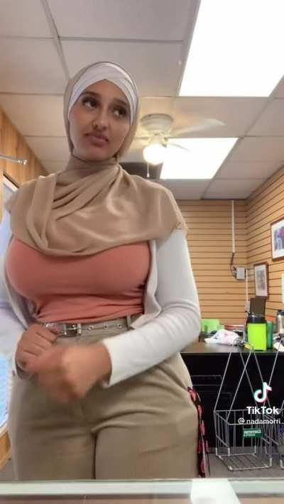 Even the shawl can’t hide them