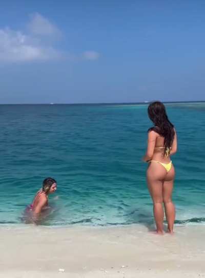 Daniella Lapo and Diana Lapo