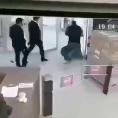 Привет пока