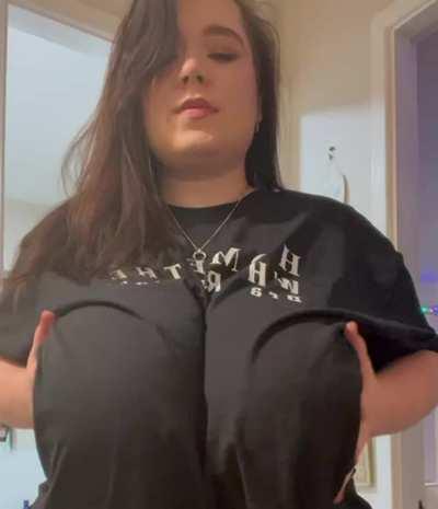 Big Tits Huge Tits Thick Porn GIF by cherrycola1992