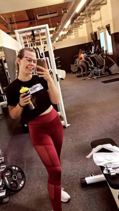 (f) Am i fuckable? Tell me what you would do with me ;)