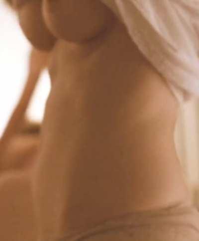 This is probably posted a lot, but damn this Elizabeth Olsen video gets me so hard so quick