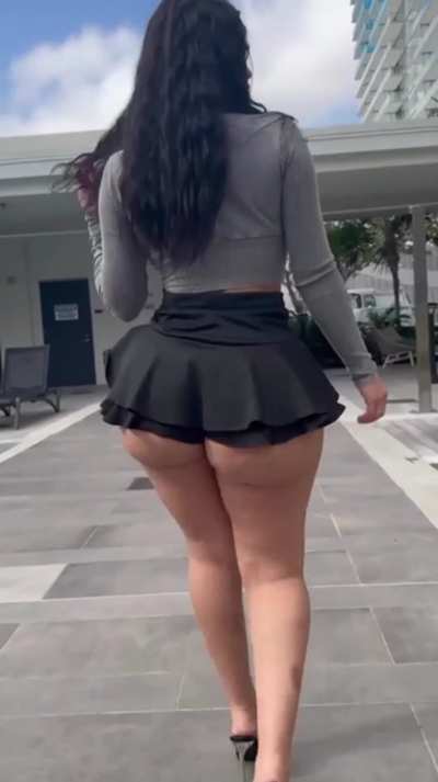 I want to live in this apartment complex