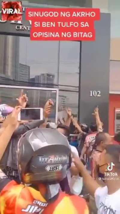 Alpha kappa Rho fraternity sinugod ang BITAG Office ni Ben tulfo. Matapos nitong sabihin na isang gang umano ang fraternity nila.